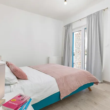 Cozy In With Kitchen Holiday home Gajana