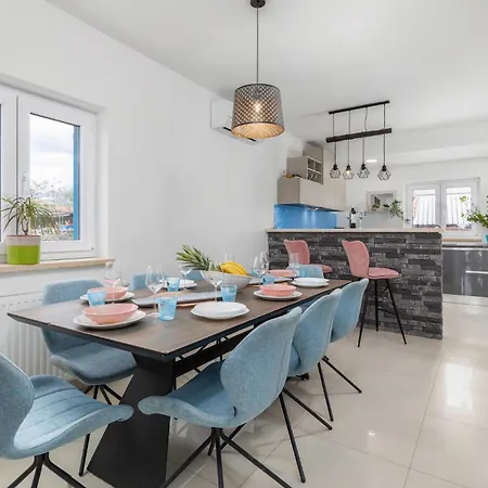 Cozy In With Kitchen * Gajana