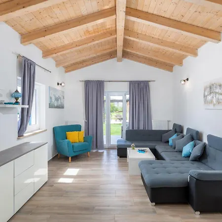 Cozy In With Kitchen Holiday home *