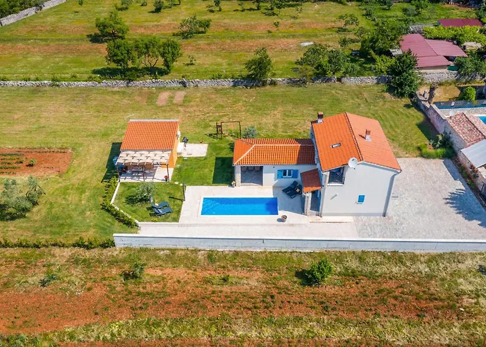 Amazing In With Wifi Semesterbostad Gajana